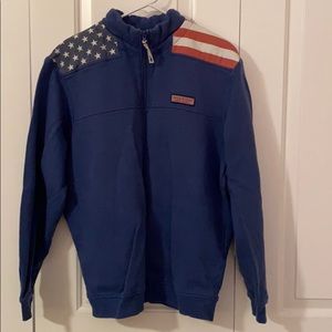 Men’s Vineyard vines flag pullover